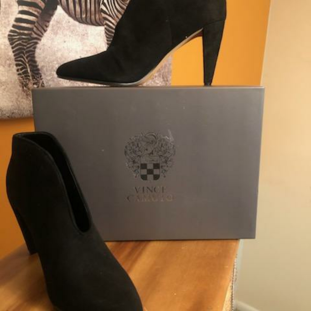 Shoes - Picture 2 of 3